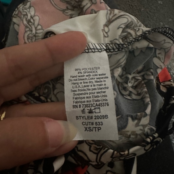 Lot of 5 tops - bulk clothing for keeping or reselling - Picture 10 of 12